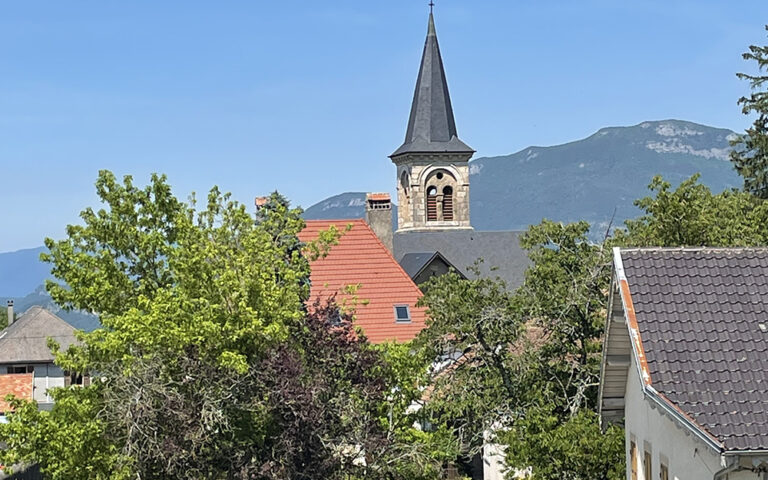 environnement gite village de Traize 1 - À l'ombre du Noyer - Gîte de groupe